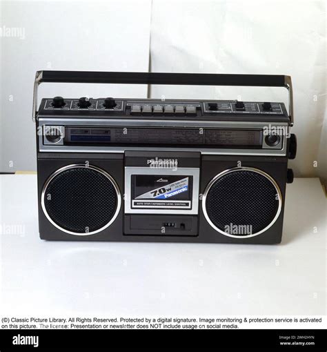 In the 1980s, this type of tape recorder was popular, and the bigger the better. A popular name ...