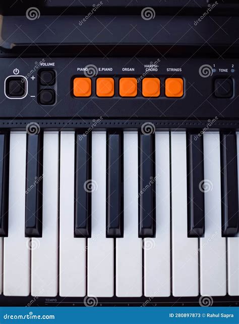 Vestimenta Das Teclas De Piano As Teclas Pretas E Brancas Do Piano E O