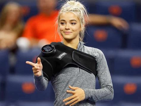 5 Foot 6 Lsu Gymnast Olivia Dunne Outearns Star Quarterbacks As The