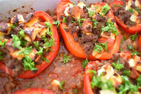 Paprikaschoten Mit Tomaten Hack Und Feta Mein Kochuniversum