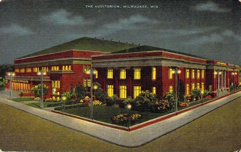 The Auditorium At Night Milwaukee, WI | Milwaukee wisconsin, Wisconsin ...