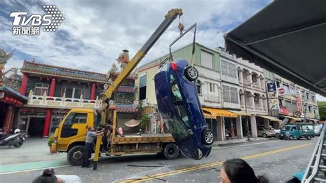 宜蘭女駕駛「打瞌睡」翻車 婦人路邊停車險被撞：媽祖保佑│冬山│冬山老街│冬山街│tvbs新聞網