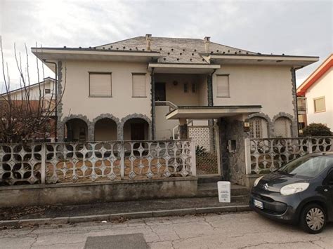 Vendita Villa Bifamiliare In Via Antonio Gramsci 11 Savigliano Buono