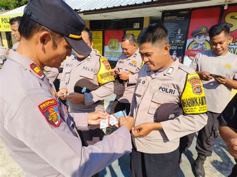 Tingkatkan Kedisiplinan Kapolsek Payung Cek Kelengkapan Dokumen Dan