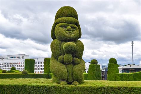 Fotos Que Te Inspirar N Visitar El Cementerio De Tulc N Ecuador