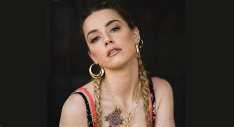 Is Amber Heard Gay Her Sexuality Journey Detailed TheNetline