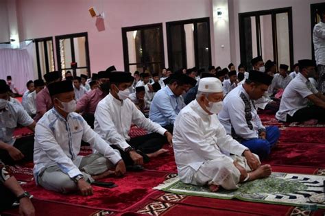 Wapres Mar Ruf Amin Tarawih Bareng Santri An Nawawi Banten