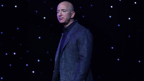 Jeff Bezos Alcanza El Espacio En Cohete De Blue Origin Radio