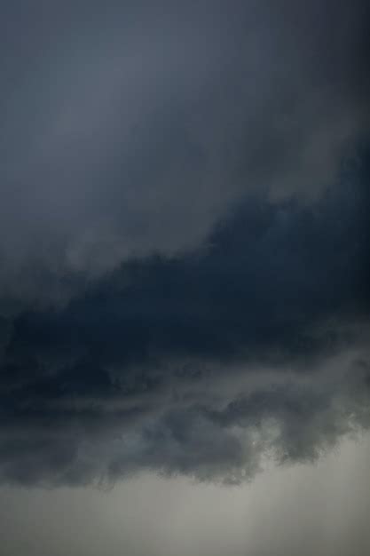 Nuvens De Tempestade Escuras E Dram Ticas M Stica Foto Premium