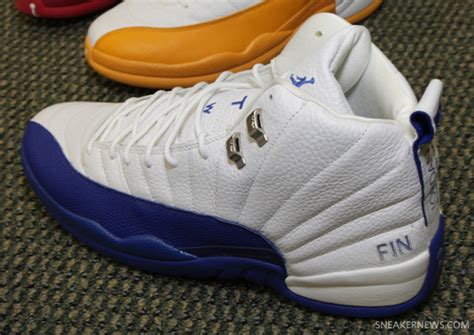 Air Jordan Xii Pes Sneaker Con Miami