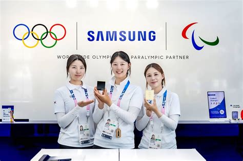 Paris 2024 Galaxy Z Flip6 Olympic Edition Delivered To Hand Of Every