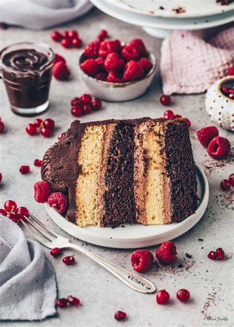 Schoko Vanille Torte Mit Nuss Nougat Und Drip Vegan Bianca Zapatka