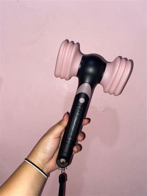 BLACKPINK VERSION 2 LIGHTSTICK LIMITED EDITION FREE BATTERIES Hobbies