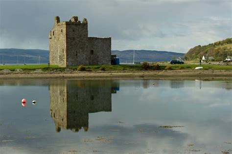 ©Lochranza Castle , Scotland Shutterstock / Lighttraveler Isle Of Arran ...