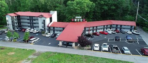 Downtown Gatlinburg Tennessee | Gatlinburg Tennessee Motel