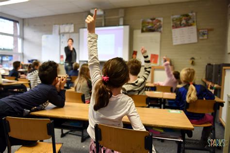 ways   technology   science classroom secondary sparks