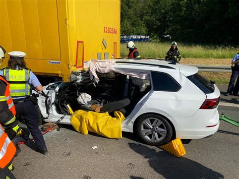 Schwerer Verkehrsunfall Auf Der Bab