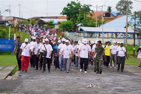 Kemeriahan Jalan Santai Dalam Rangka Peringatan Haornas Di