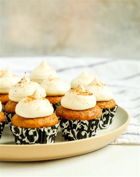 Mini Pumpkin Cupcakes Knead Some Sweets