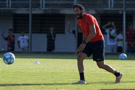 Cosenza Il 19 Agosto Si Gioca Con L Ascoli Mercato Fermo Tifo Cosenza