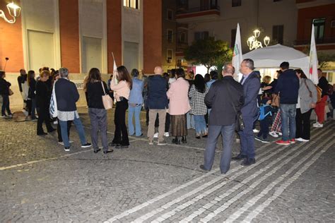 Crotone Mobilitazione A Sostegno Delle Donne Iraniane Wesud