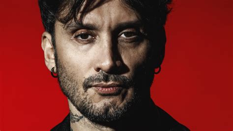 Fabrizio Moro Il Nuovo Singolo Oggi E Le Prime Date Della Tourn E Estiva