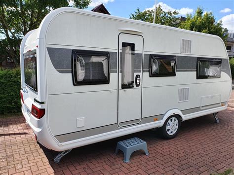 Mieten Sie unseren schönen neuen Wohnwagen Hobby 495UL Excellent mit