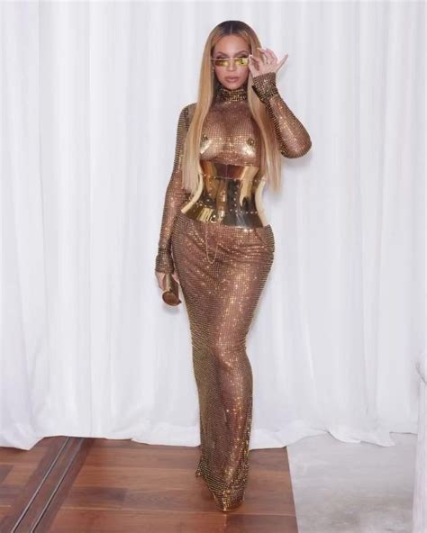 Beyonce Flaunts Big Tits In Cleavage Photos The Fappening