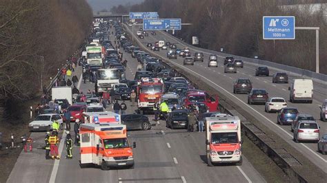 Schwerer Unfall Auf Der A3 Bei Mettmann