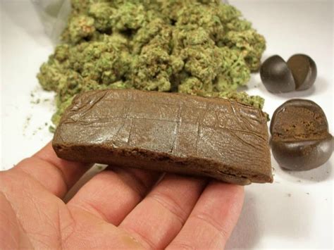 Nasconde Un Chilo Di Hashish In Pi Angoli Della Casa Arrestata La