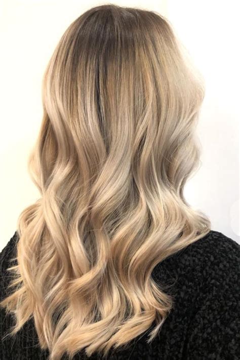 Blond BALAYAGE Friseur Berlin Friedrichshain D Machts Lounge East