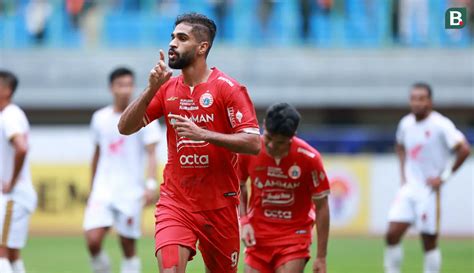 Foto Aji Kusuma Dan Abdulla Yusuf Helal Cetak Brace Persija Terkam