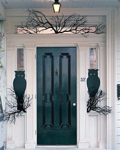 Cute Halloween Front Porch Decorations To Greet Your Guests