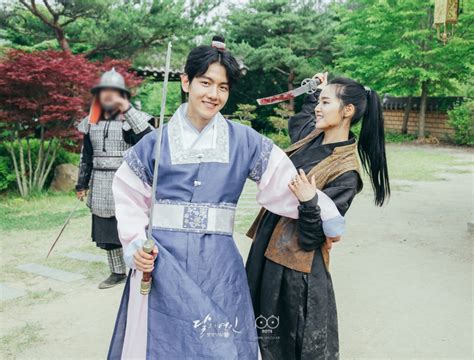 Zhera Talks Baekhyuns Playful Personality On Set Of Scarlet Heart