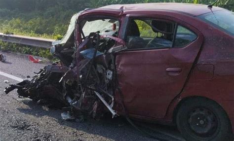 Un Muerto Y Un Herido Deja Choque Entre Tráiler Y Coche En La Siglo 21