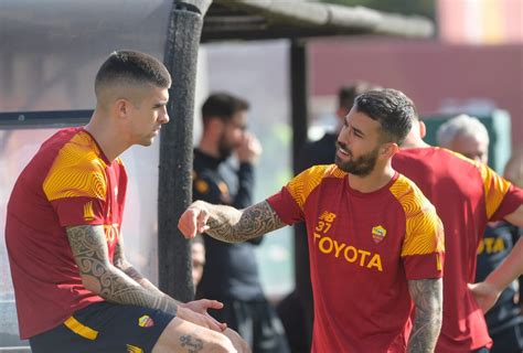 Trigoria La Rifinitura Prima Della Partenza Per Helsinki Foto