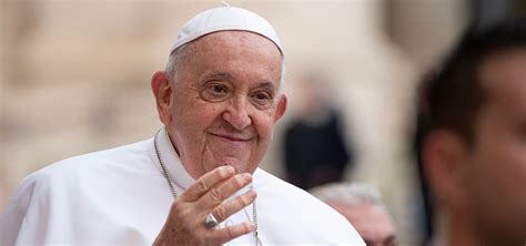 Pope Francis Autobiography Hope Hits Bookshelves In 80 Countries