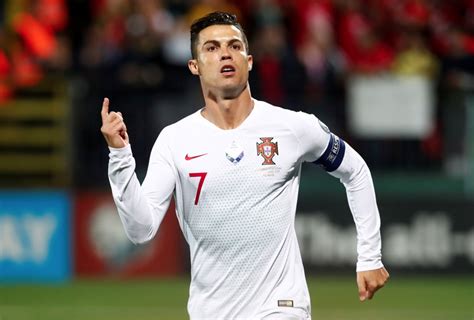 Cristiano Ronaldo Chega Aos 700 Gols O MilÉsimo É AplausÍvel