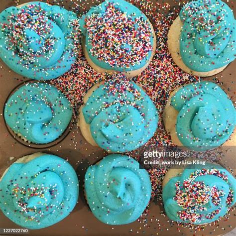 Teal Cupcakes Photos and Premium High Res Pictures - Getty Images