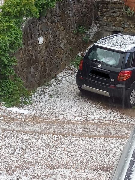 Maltempo Liguria La Grandine Imbianca La Val Nervia Foto