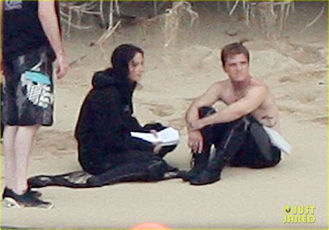 Jennifer Lawrence & Shirtless Josh Hutcherson: 'Catching Fire' Sea ...