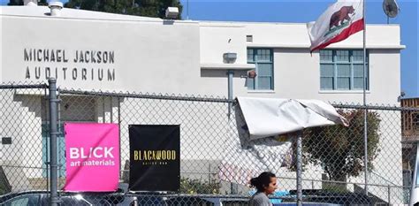 Hollywood School To Keep Michael Jacksons Name On Auditorium