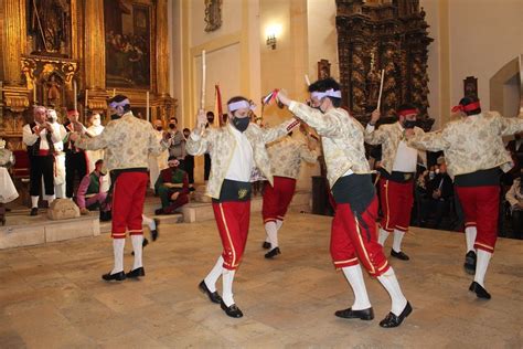 Las Primeras Danzas Del Paloteo Con Mascarilla En La Historia De San