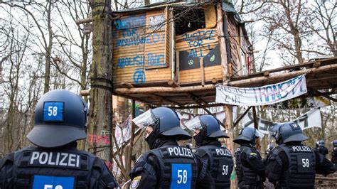 Fechenheimer Wald friedliche Räumung nutzt Grünen