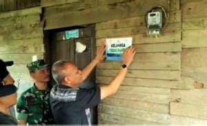 Dinsos Lhokseumawe Sasar Rumah Kpm Pkh Tempel Stiker Metropost Id