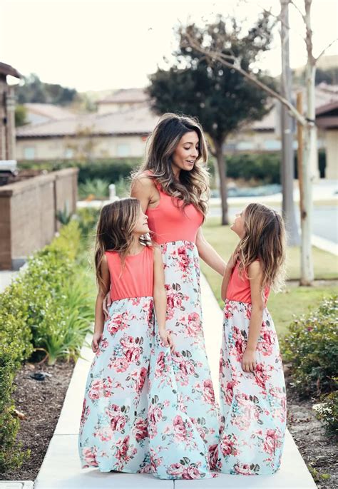 11 Fancy Daughter And Mom Outfits For In This Season