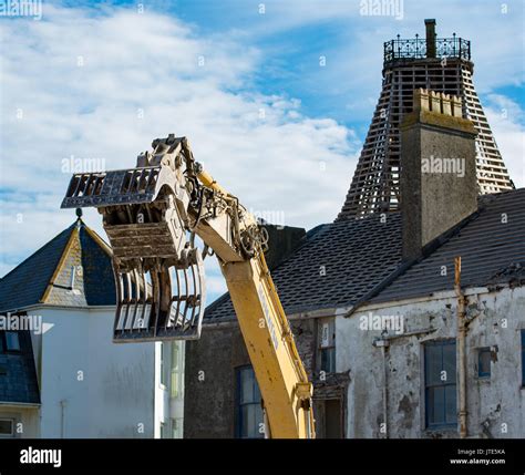 Demolishing Building Demolition Hi Res Stock Photography And Images Alamy