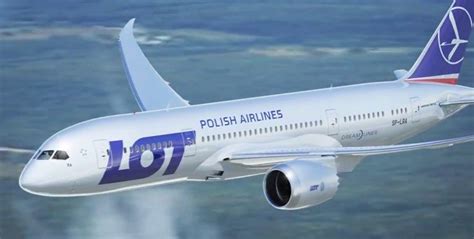 La línea polaca LOT Polish Airlines anunció su programación de vuelos