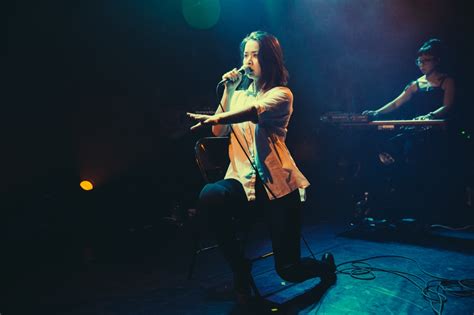 Mitski Brings Her Choreographed Live Show To La Maroquinerie Paris