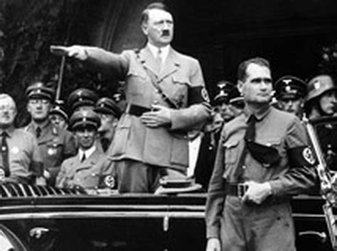 Investigador Argentino Dice Tener Fotos Que Prueban Que Hitler Huyó A